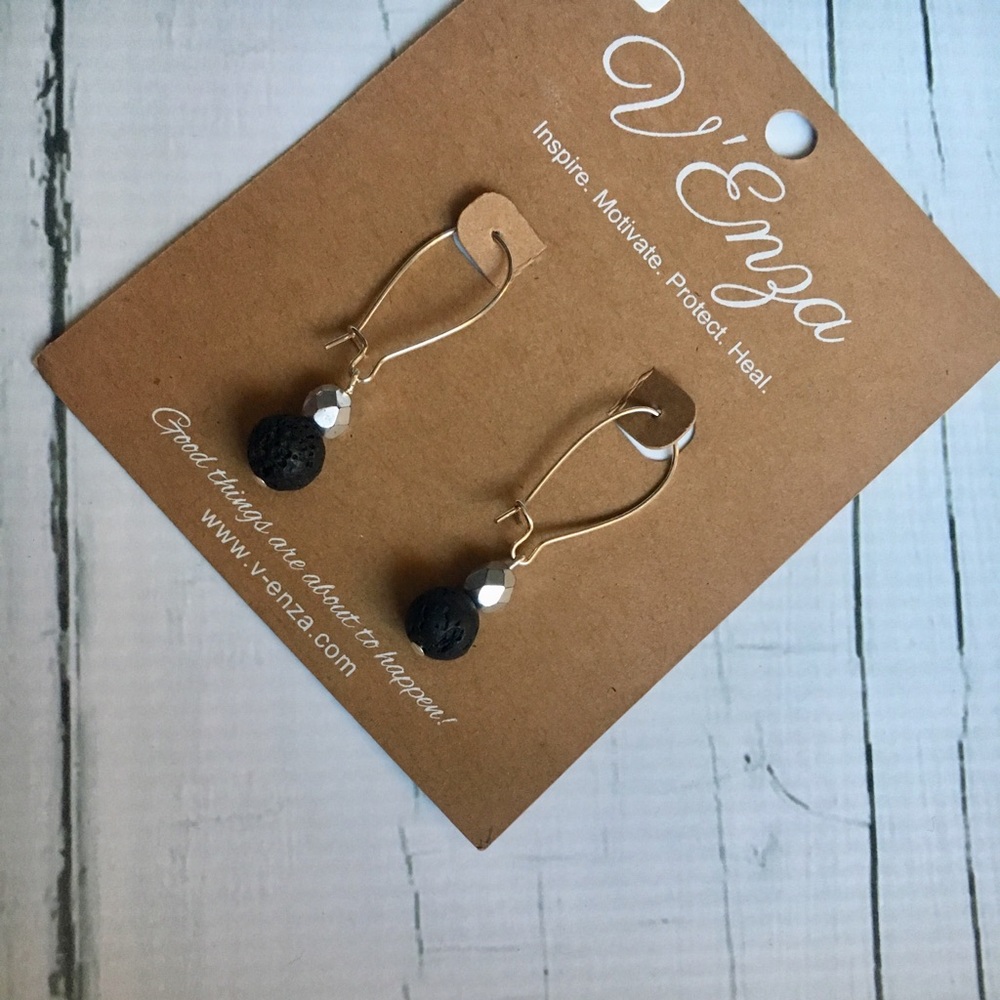 NEW! 🖤 Aura’s Black Stone Earrings